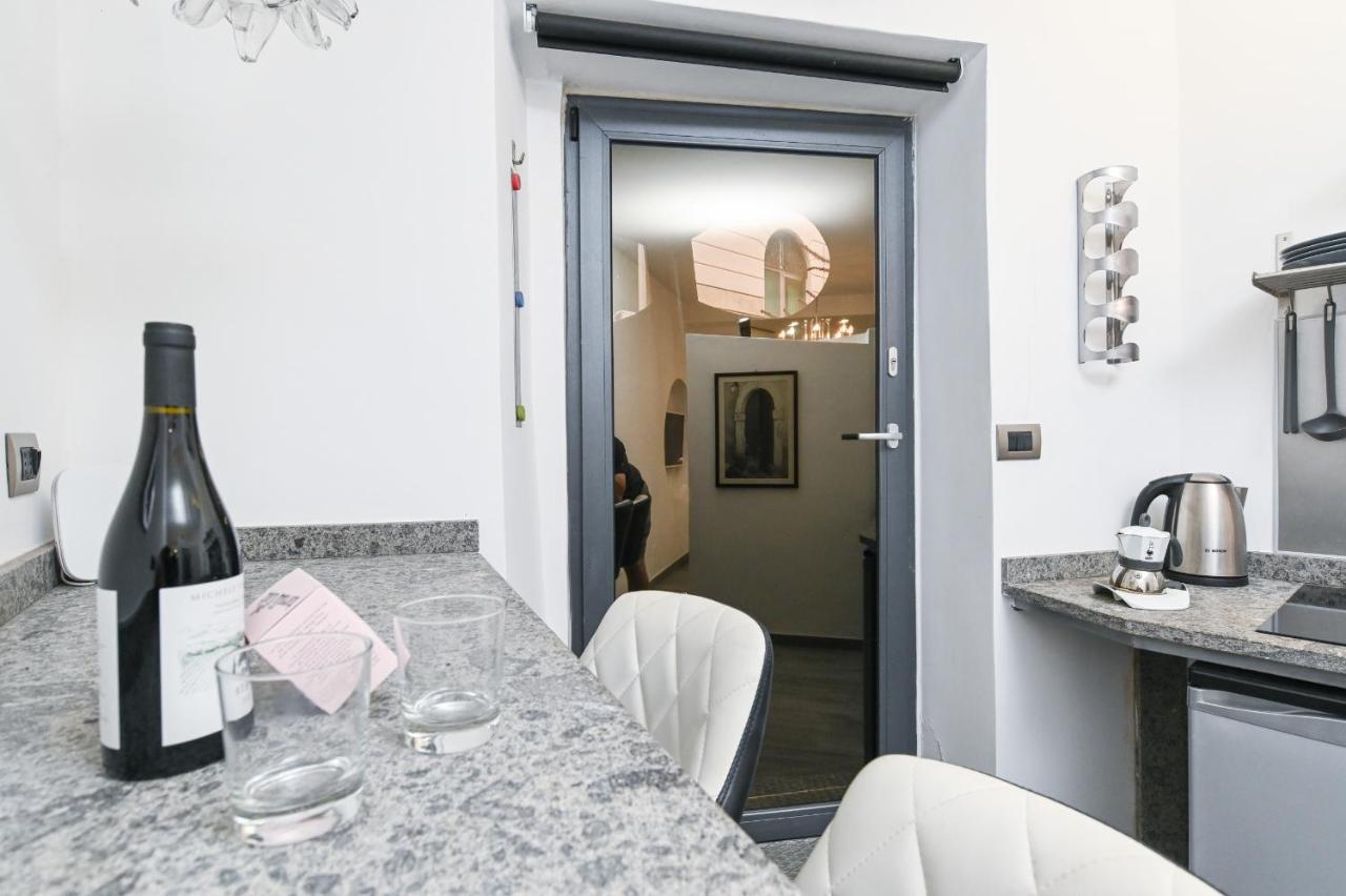 The Essential Trastevere Design Studio Рим Экстерьер фото