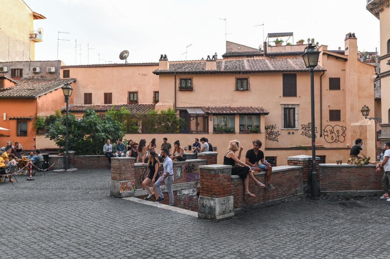 The Essential Trastevere Design Studio Рим Экстерьер фото